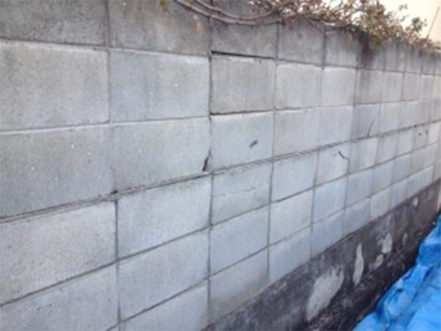 施工前のブロック塀の写真